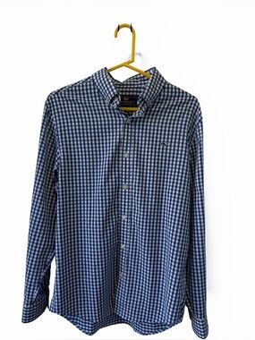 Vineyard Vines Men's Blue and White Checkered Button Down Whale Short Size Med